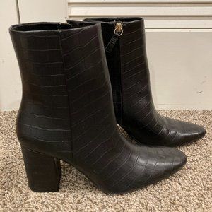 H&M Crocodile-Pattern Ankle Boots - Color: Black - Women Size 9 - Pre Owned